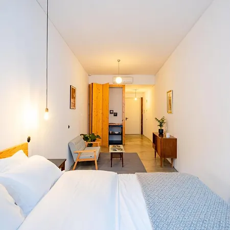 Babel Apartment *